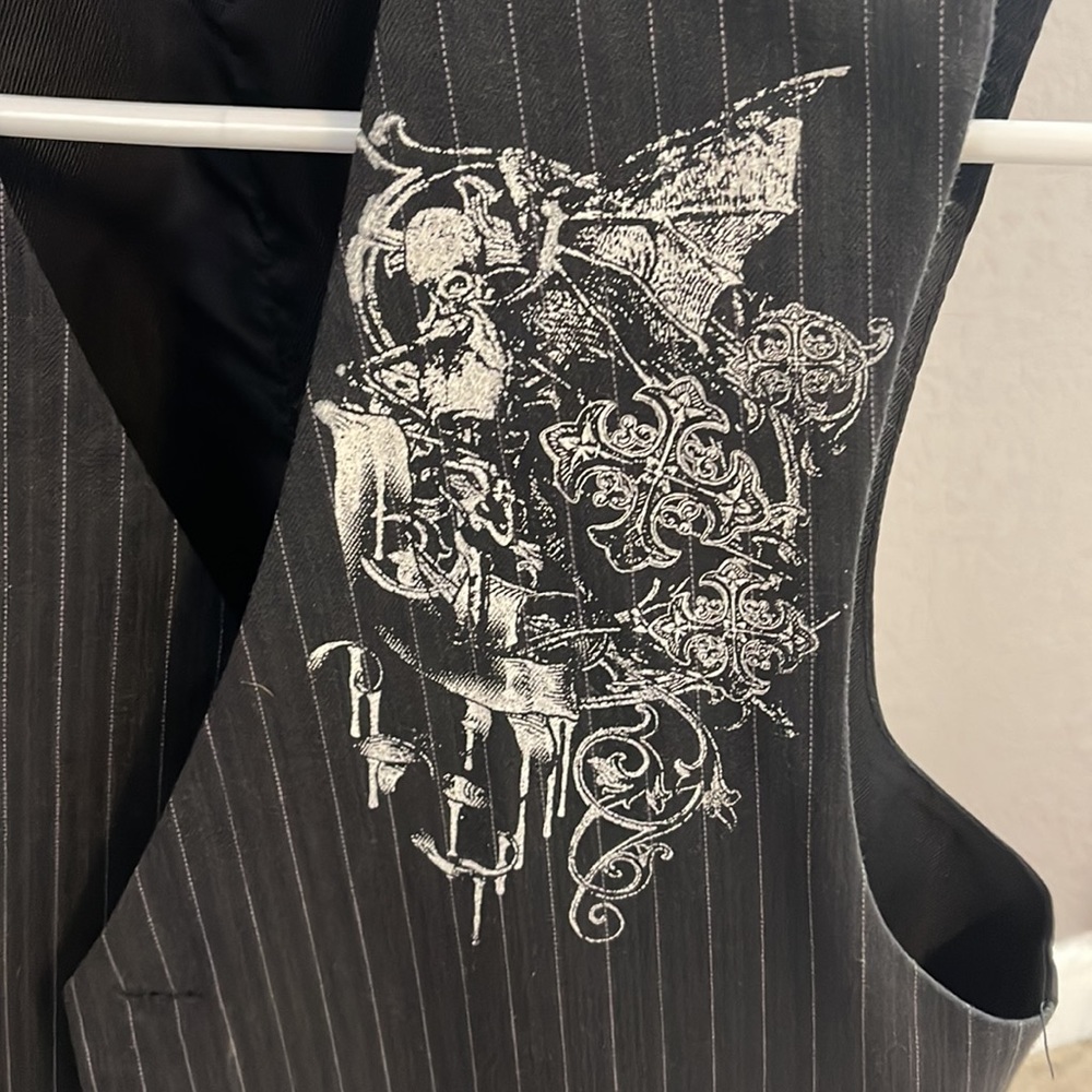Vest - Picture 2 of 3